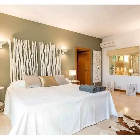 Vila Gorgeous Near Ibiza Centre