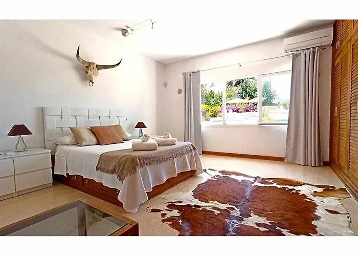 Villa Gorgeous Near Ibiza Centre